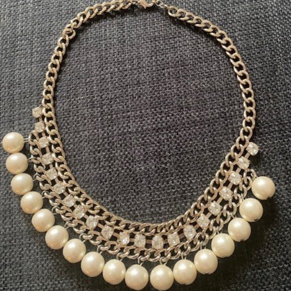 Pearl, Gold and Rhinestone statement Necklace! - Picture 1 of 2